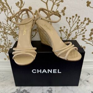 CHANEL Shoes Beige Patent Leather Wedge Quilted Tan Sandals Size 7.5 37.5